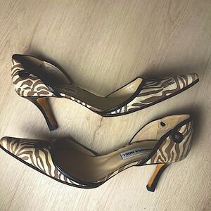 VANESSA NOEL Women’s Size 38 / US 7.5 Italian Pointy-Toe Animal Print Heel Pump